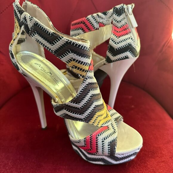 MISONI INSPIRED PLATFORM SHOES - Picture 3 of 3